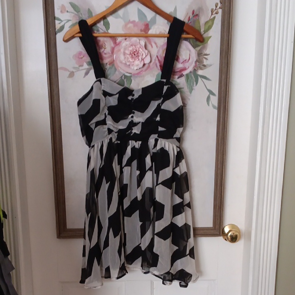 Black and White  Flowy Patterned Mini Dress